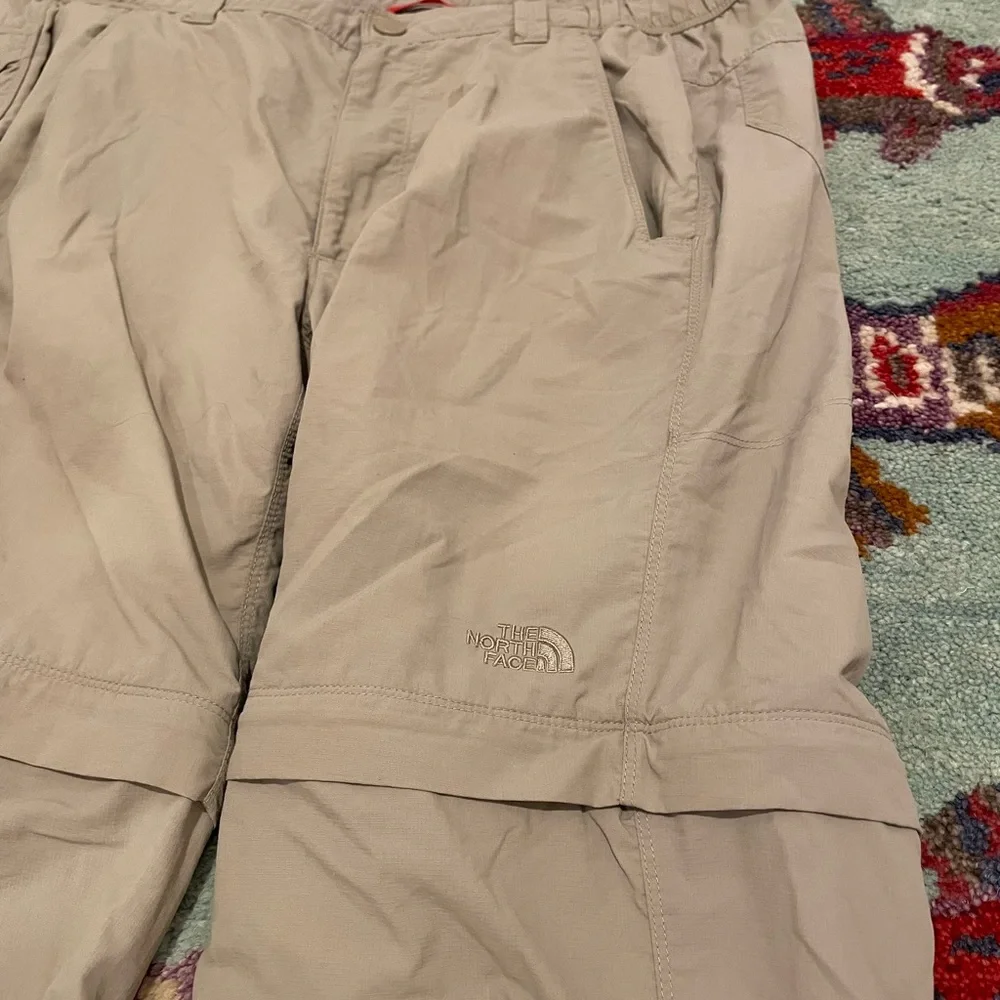 The North Face Men’s Hiking Convertible Zip Off Pants Shorts